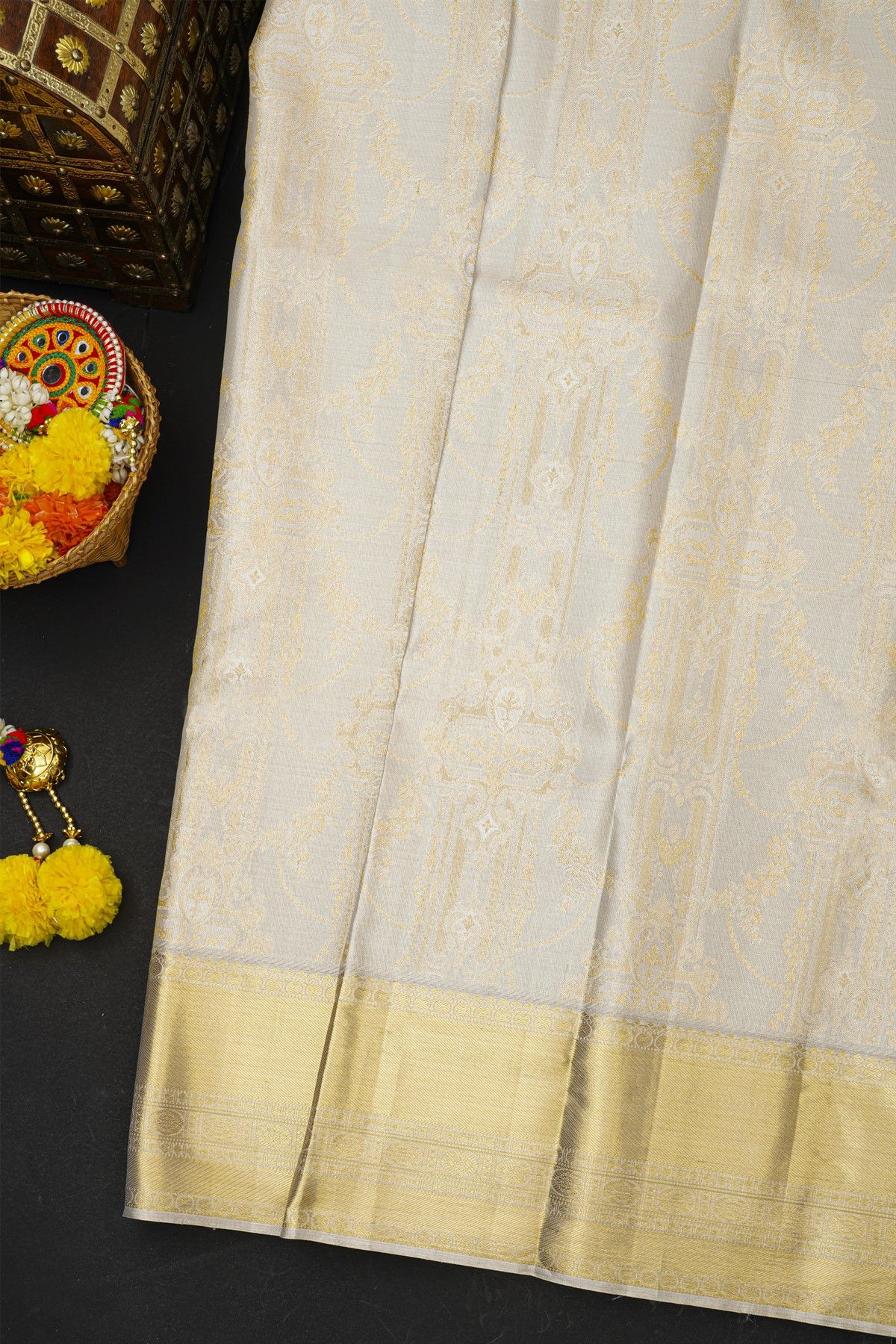 Kancheepuram Silk Off White Saree With Florals And Leaves Jaal Body