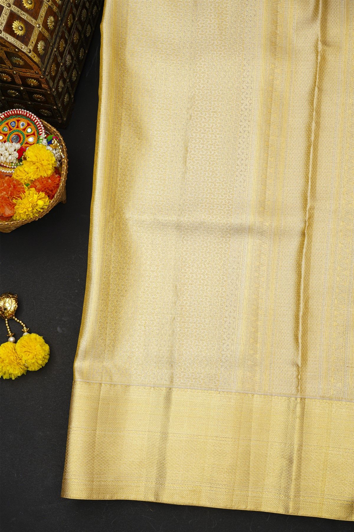 Kancheepuram Silk Lavender Saree With Florals In Meenakari Body