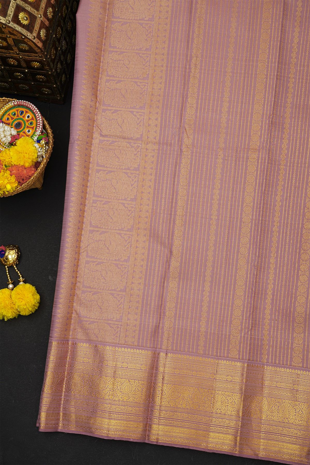 Kancheepuram Silk Lavender Saree With Florals And Peacock Butti Body