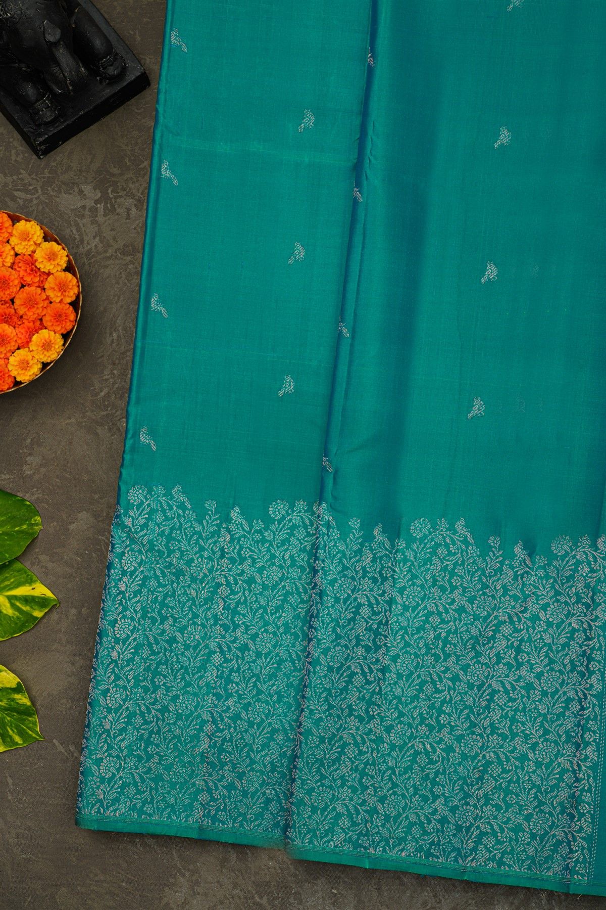 Kancheepuram Silk Sea Green Saree With Florals And Leaves Jaal Border
