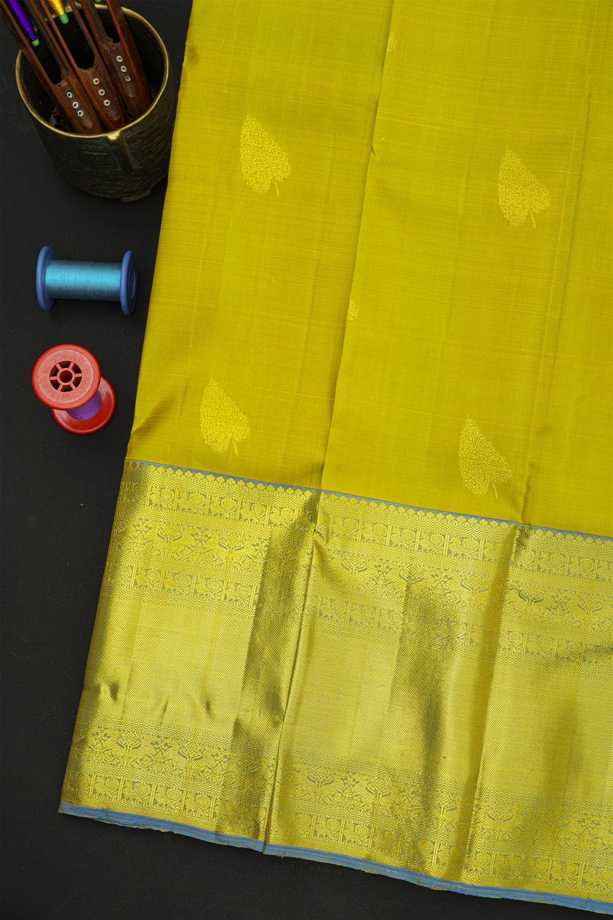 Kancheepuram Silk Mehendi Green Saree With Florals And Leaves In Zari Body