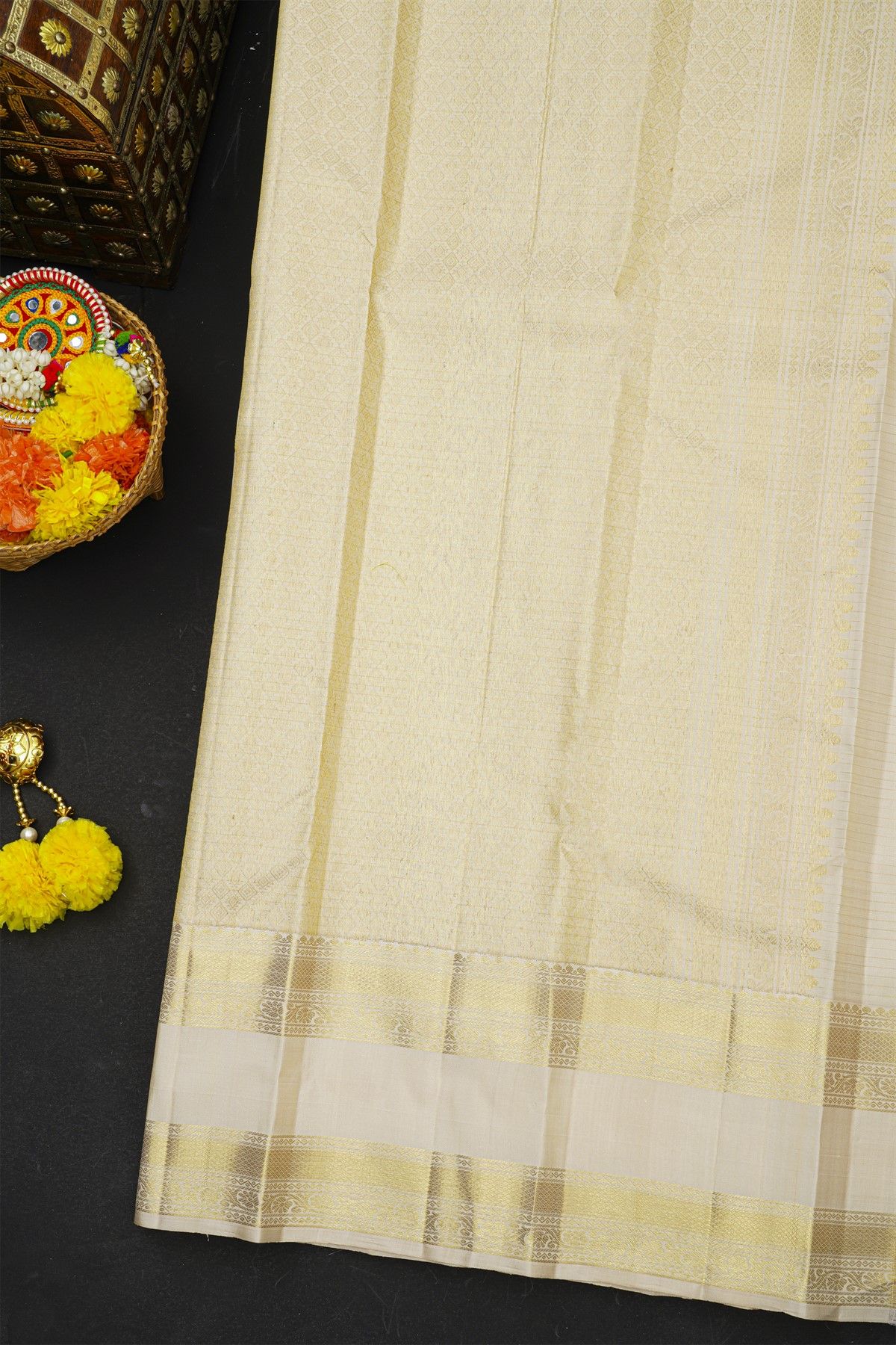 Kancheepuram Silk Off White Saree With Checks And Floral Buttis Body