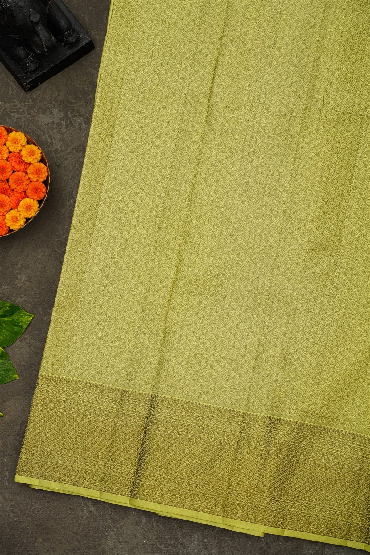 Kancheepuram Silk Lime Yellow Saree With Diamonds In Zari Border