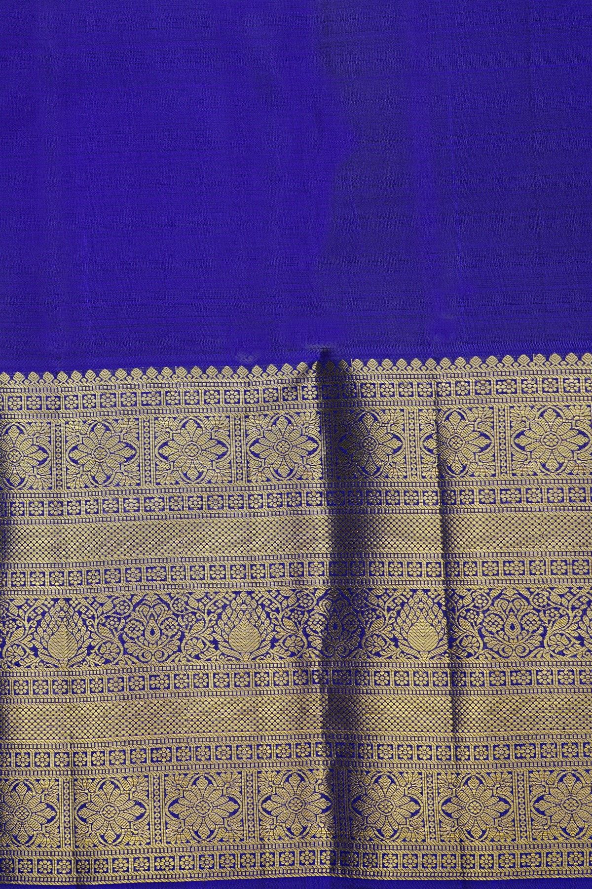 Kancheepuram Silk Peacock Green Saree With Florals And Leaves Border
