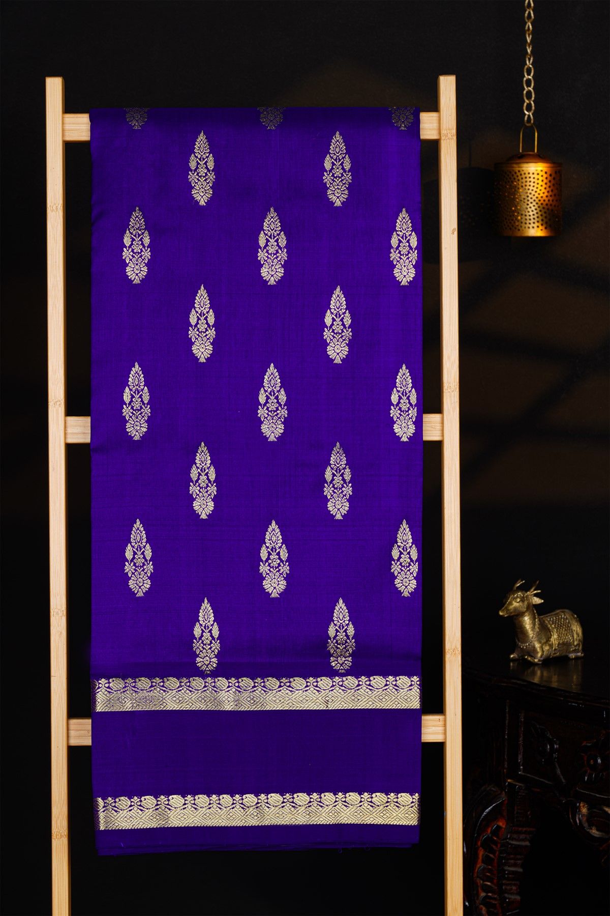 Venkatagiri Silk Royal Blue Saree With Florals And Buttis Body
