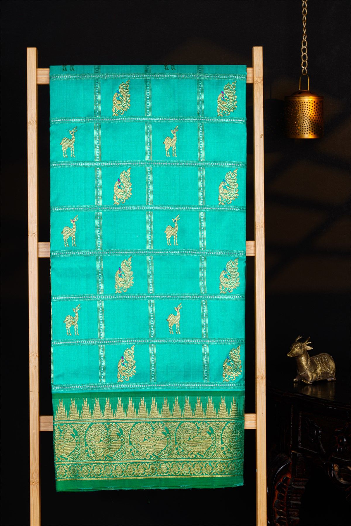Venkatagiri Silk Turquoise Blue Saree With Floral And Leaf Jaal Temple Border