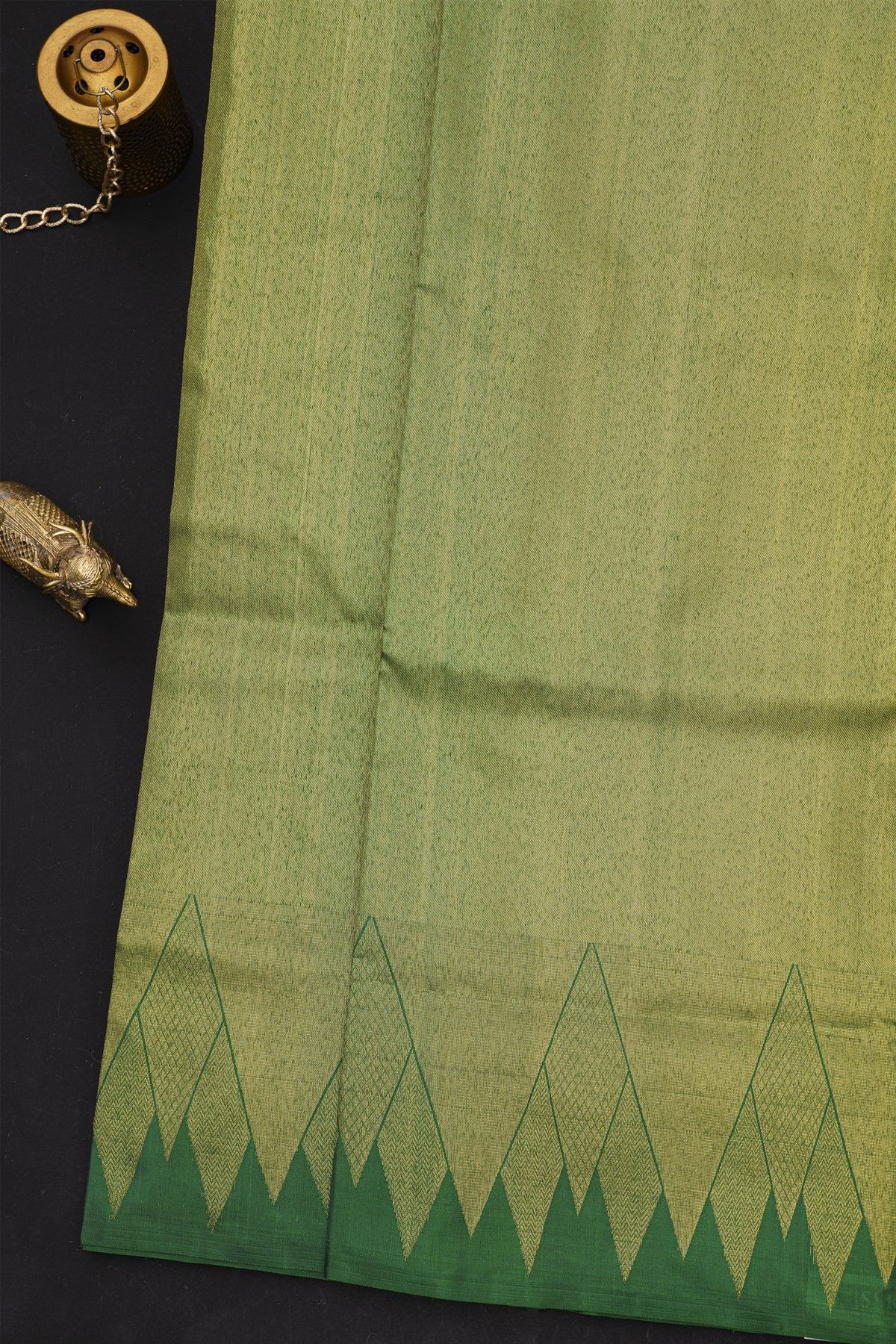 Venkatagiri Silk Leaf Green Saree With Kaddi Body