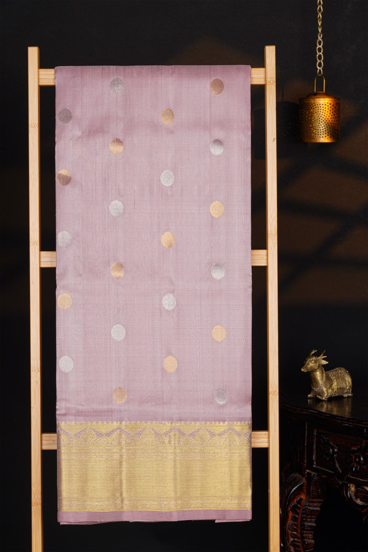 Venkatagiri Silk Onion Pink Saree With Rudraksha Buttis Body