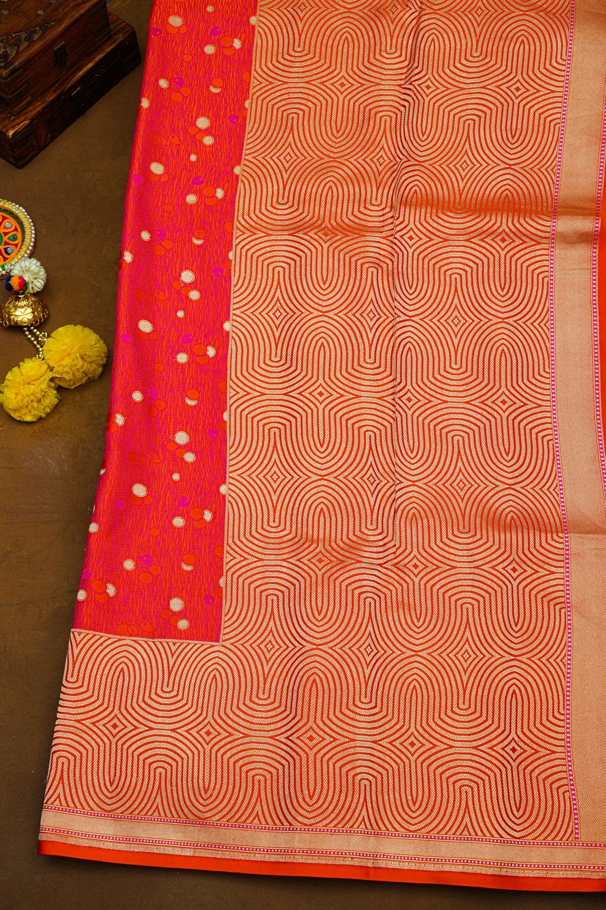 Banarasi Silk Dual Colour Saree With Geometric Buttis Body