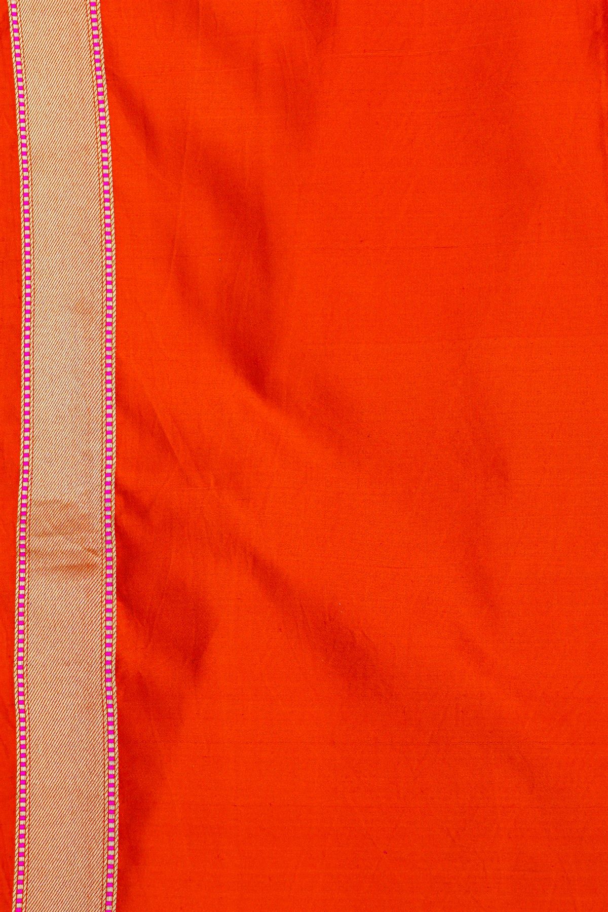 Banarasi Silk Dual Colour Saree With Geometric Buttis Body