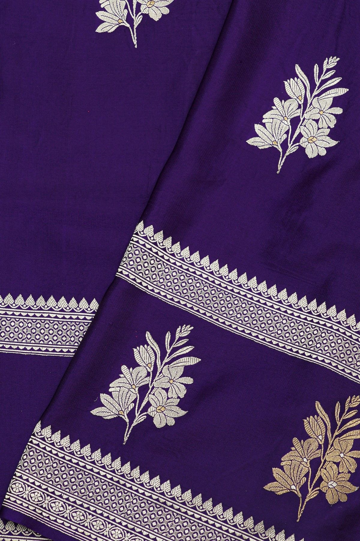 Banarasi Silk Navy Blue Saree With Floral Buttis Body