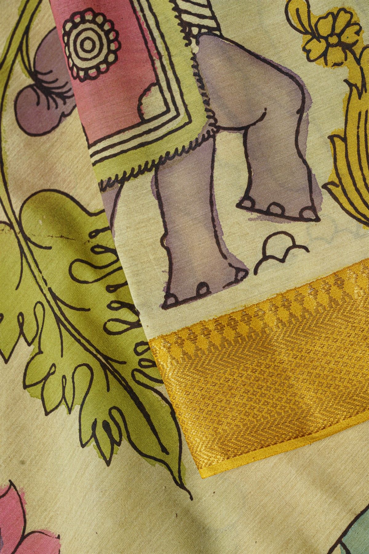 Kalamkari Cream Saree With Diamonds Temples Border