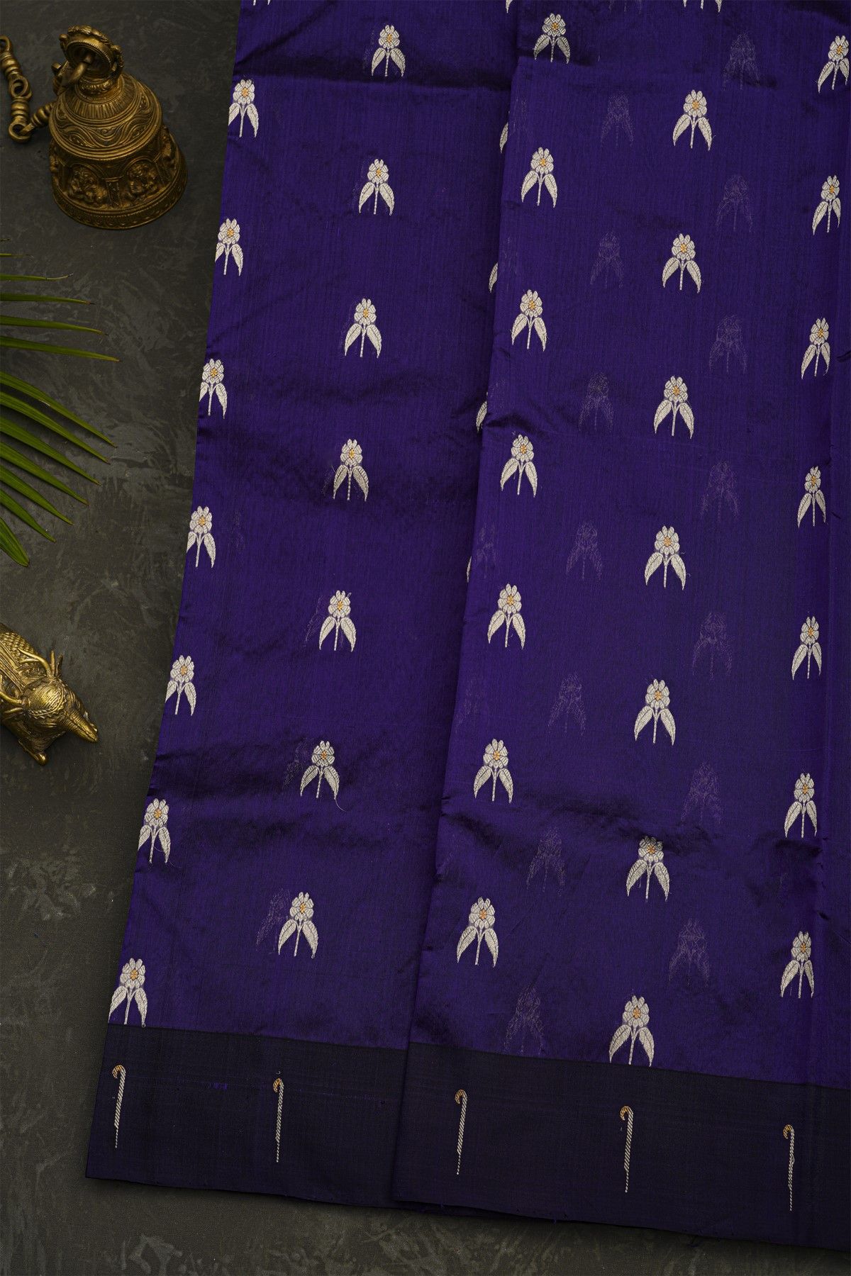Chanderi Silk Navy Blue Saree With Muniya Buttis Border