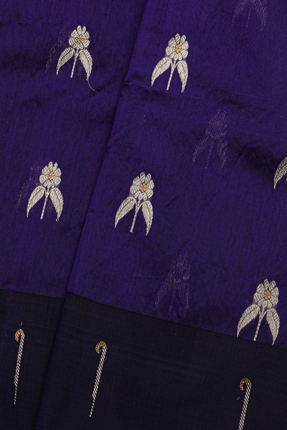 Chanderi Silk Navy Blue Saree With Muniya Buttis Border