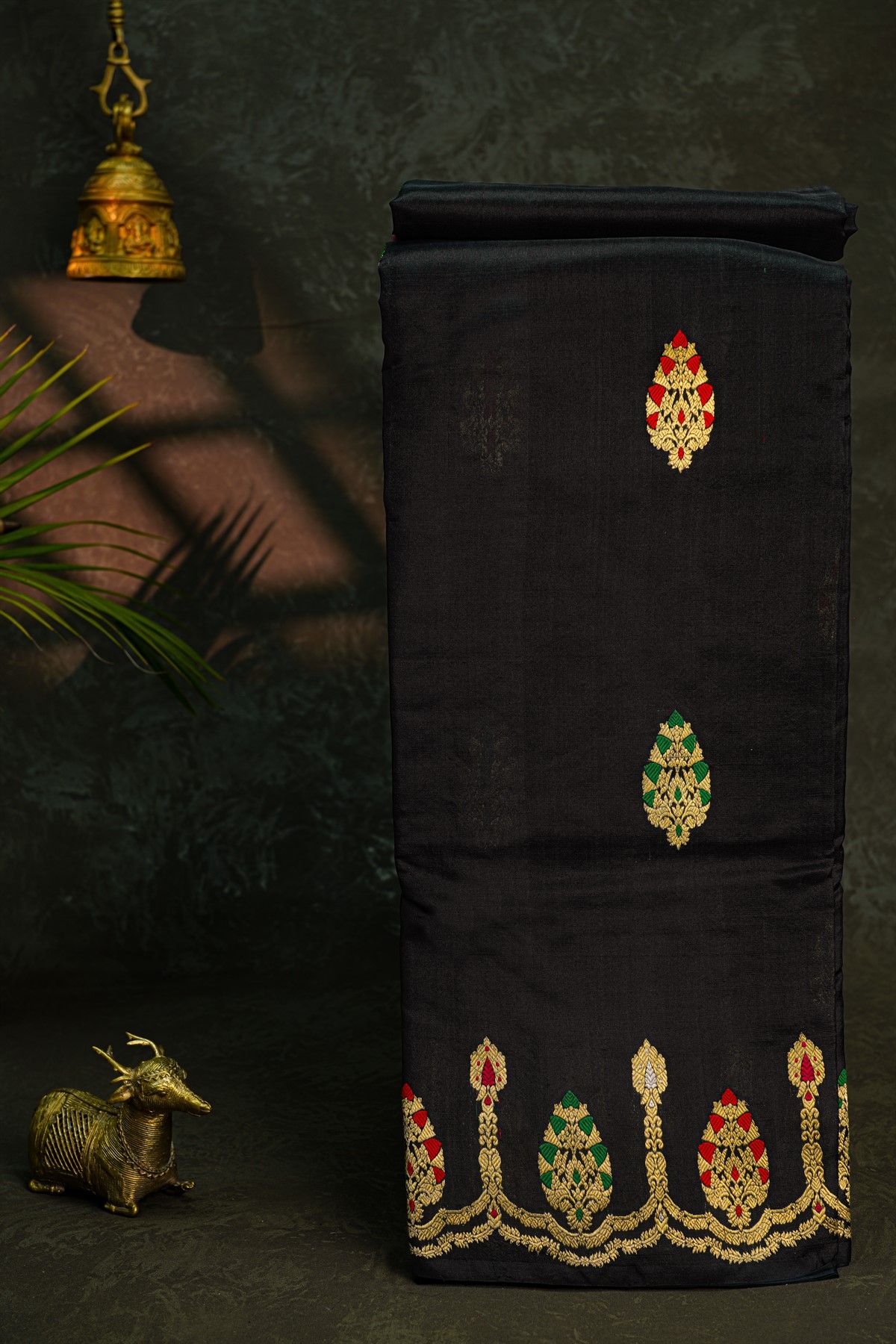 Chanderi Silk Black Saree With Florals And Leaves Jaal Border