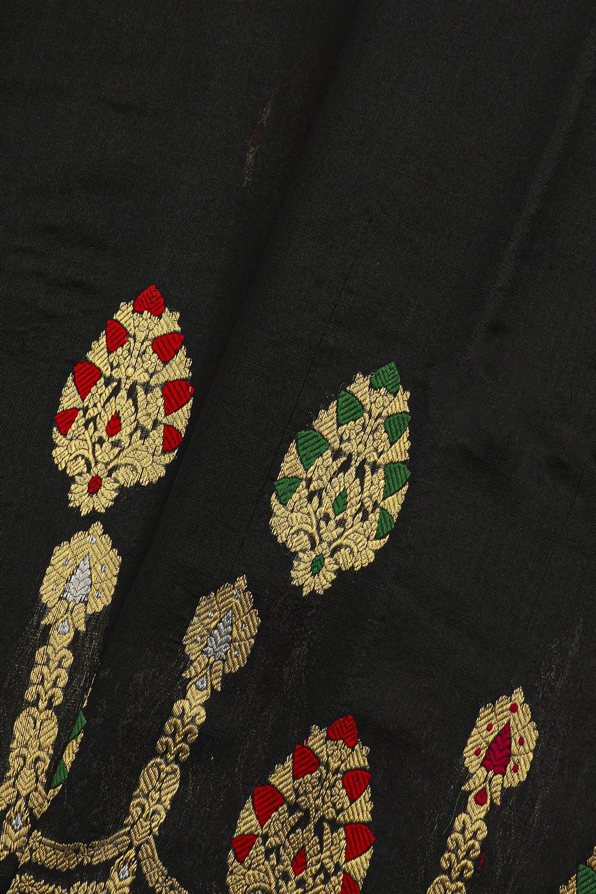 Chanderi Silk Black Saree With Florals And Leaves Jaal Border