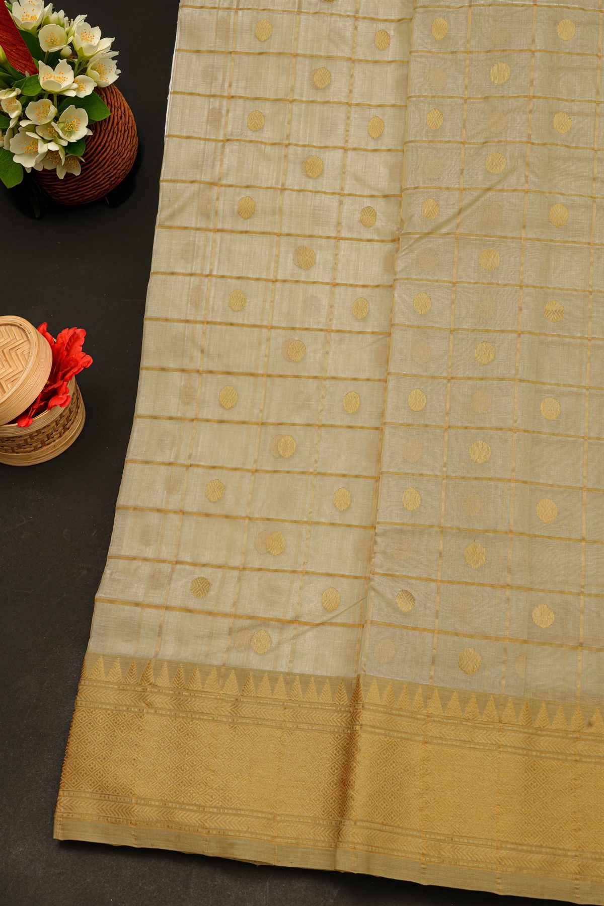 Chanderi Silk Off White Saree With Diamonds In Zari And Florals Border