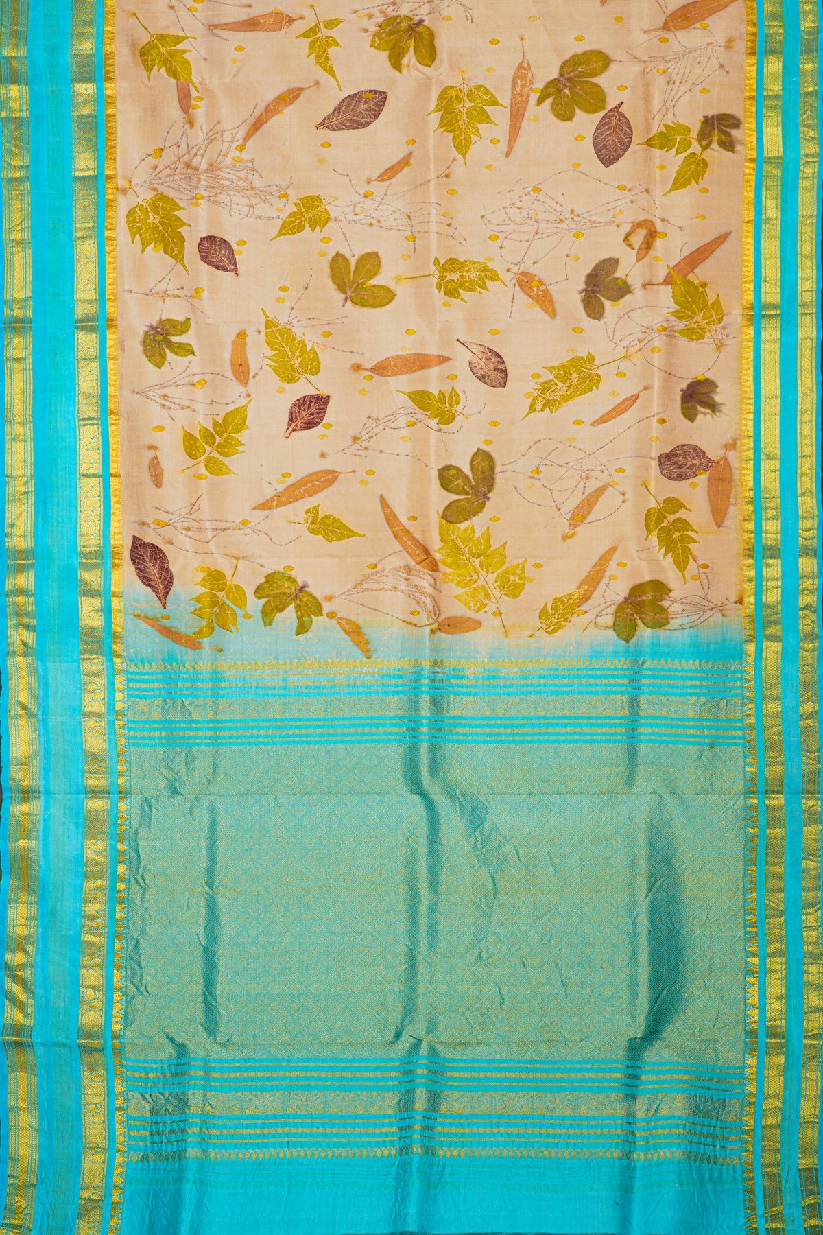 Gadwal Silk Cream Saree With Florals And Peacocks Border