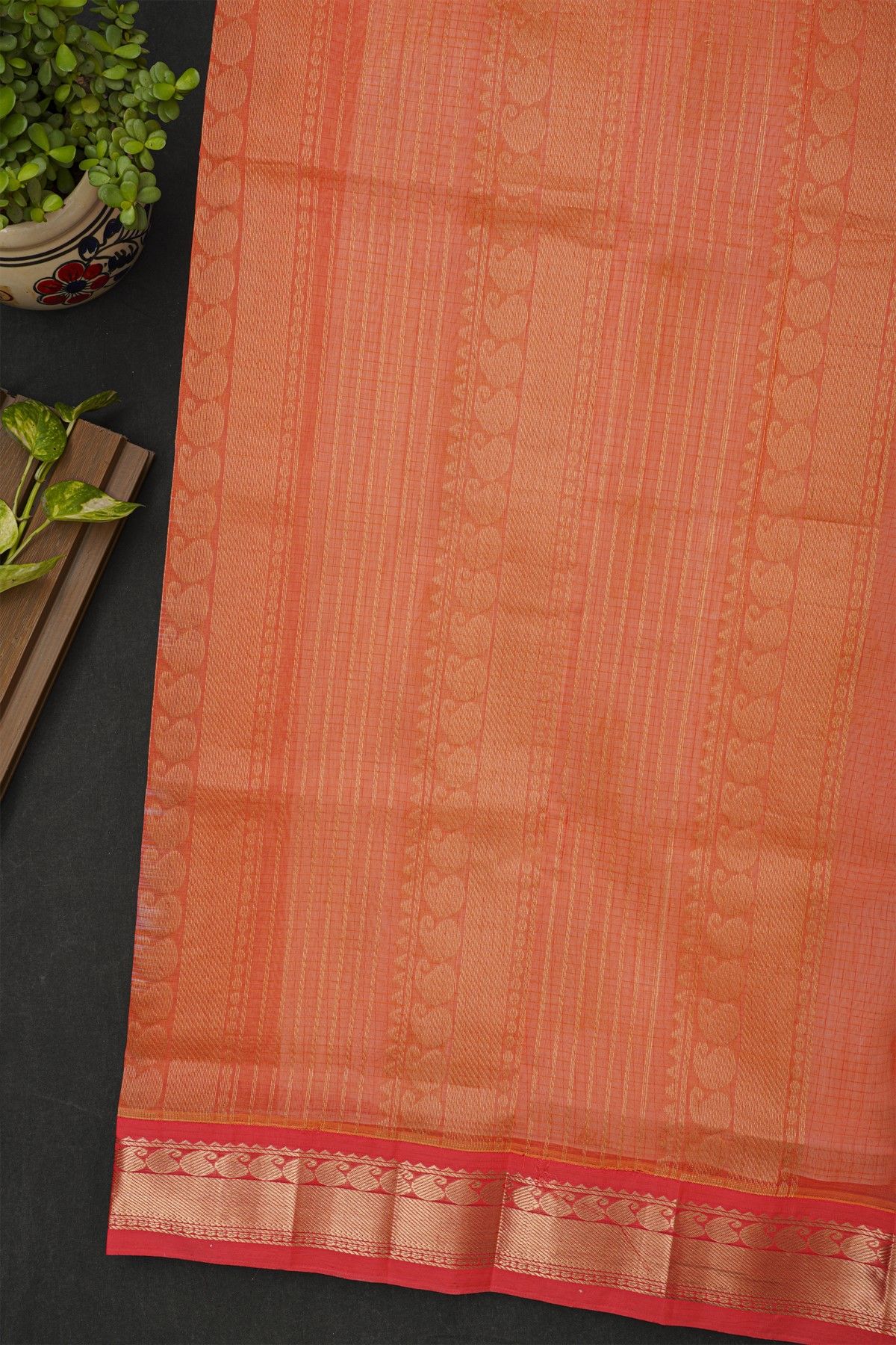 Kuppadam Sico Off White Saree With Cross Lines Paisley Border