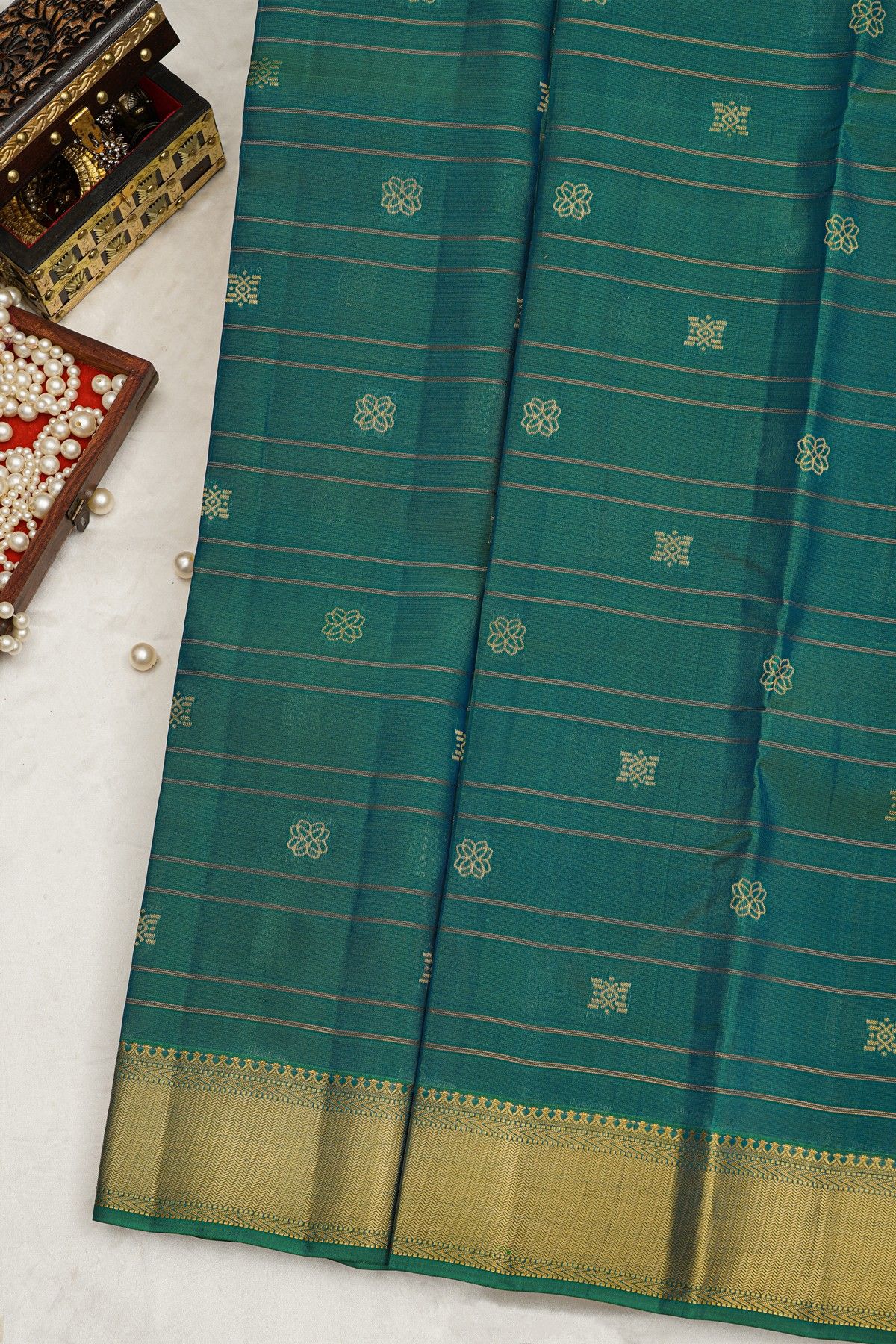 Kancheepuram Silk Dual Colour Saree Zari Lines Body Self Border