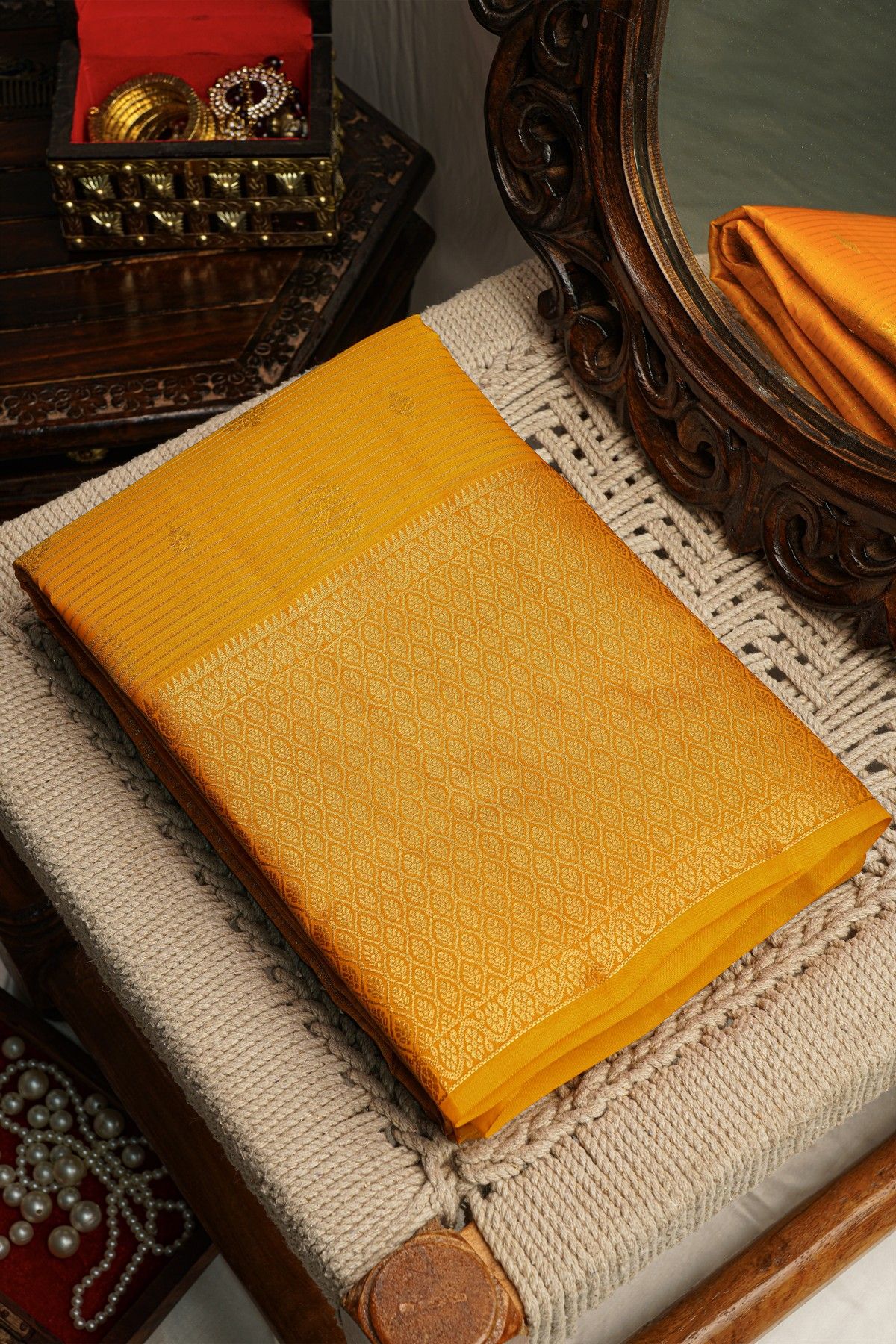 Kancheepuram Silk Dual Colour Saree With Florals Body Self Border