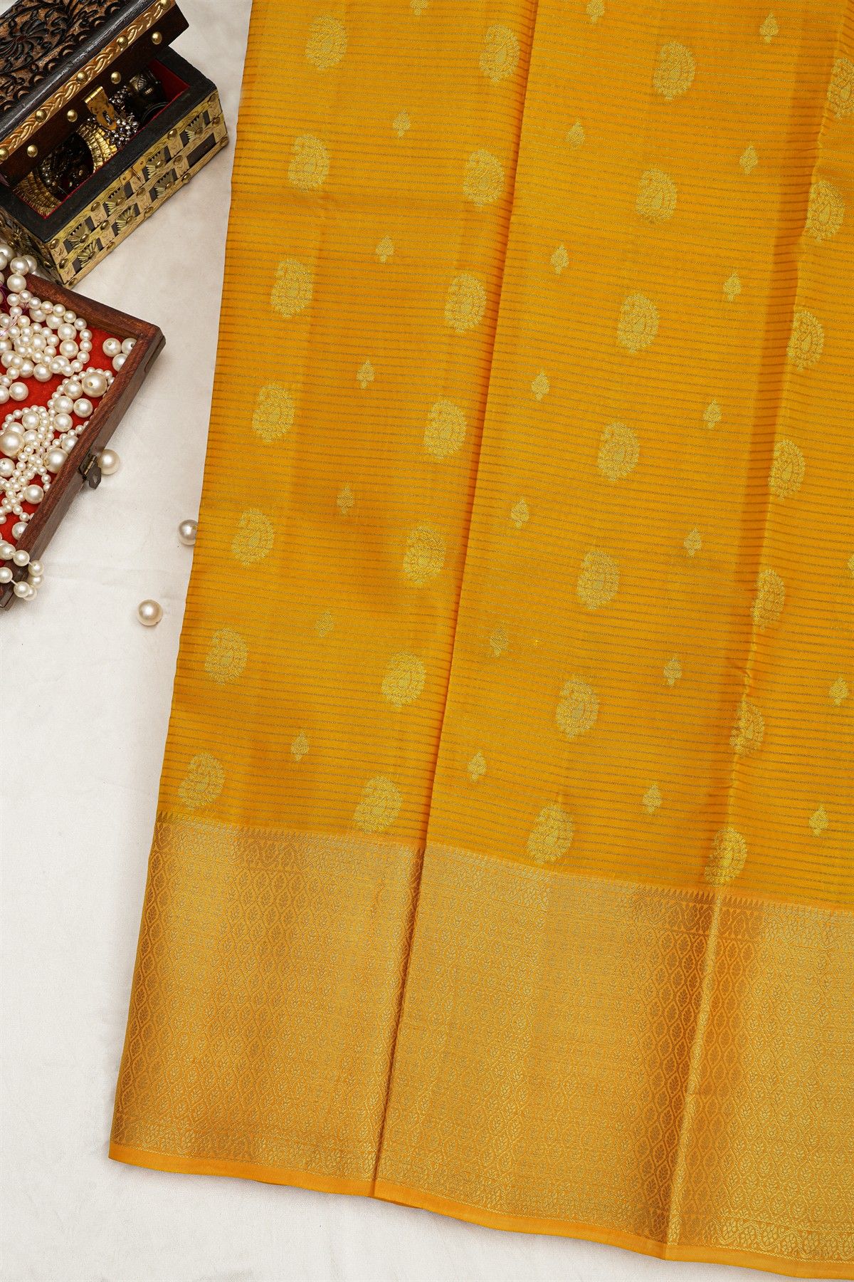 Kancheepuram Silk Dual Colour Saree With Florals Body Self Border