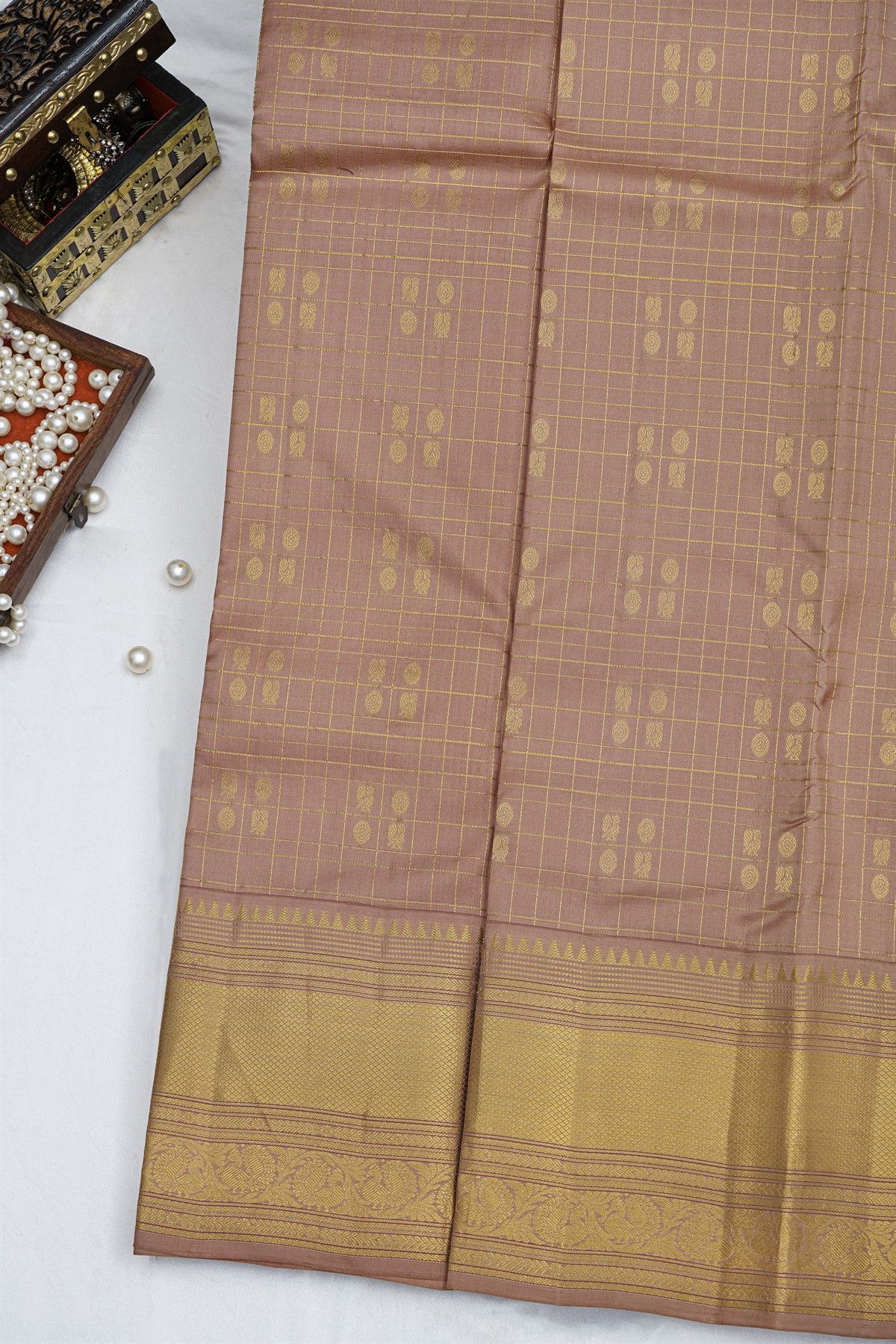 Kancheepuram Silk Mauve Saree With Checks Body Self Border