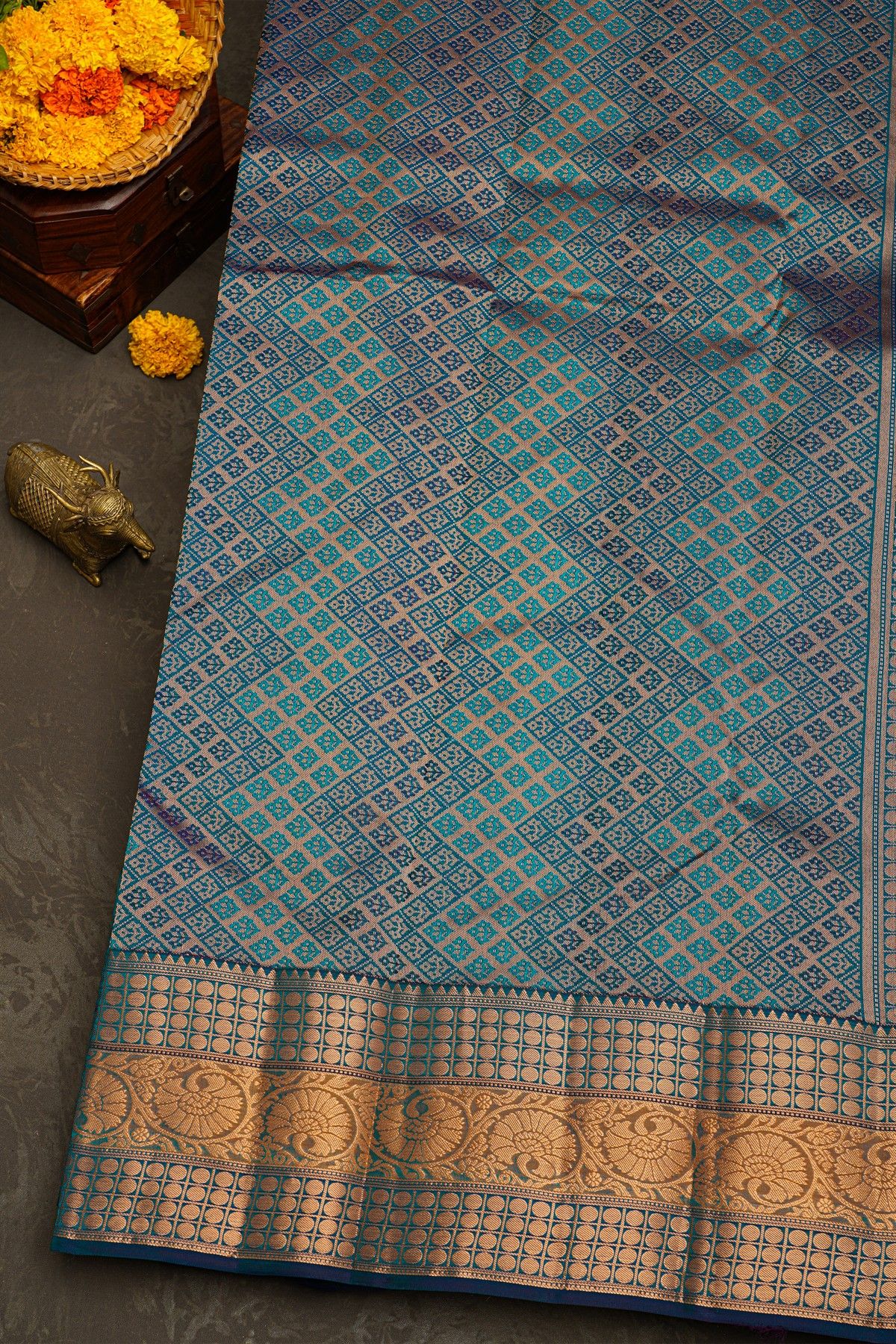 Kancheepuram Silk Sea Green Saree With Florals And Leaves Jaal Border