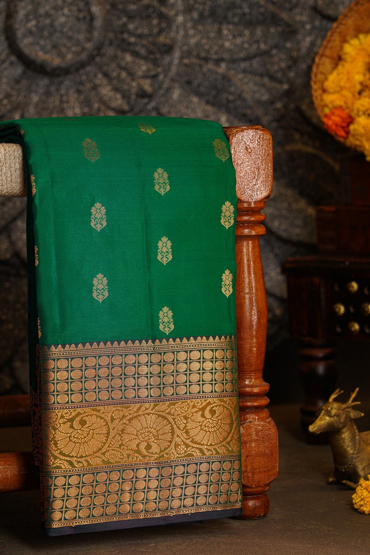 Kancheepuram Silk Green Saree With Floral Jaal With Buttis In Checks Border