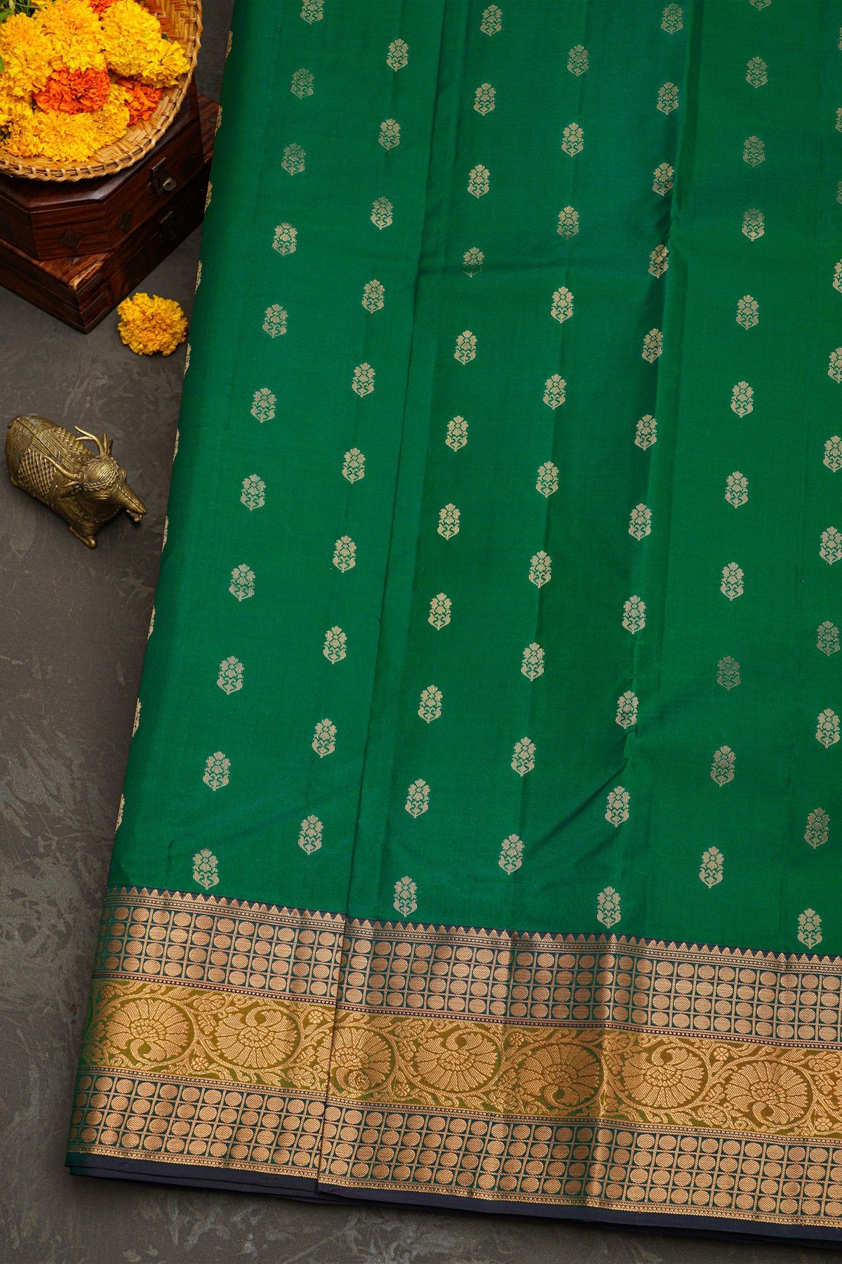 Kancheepuram Silk Green Saree With Floral Jaal With Buttis In Checks Border