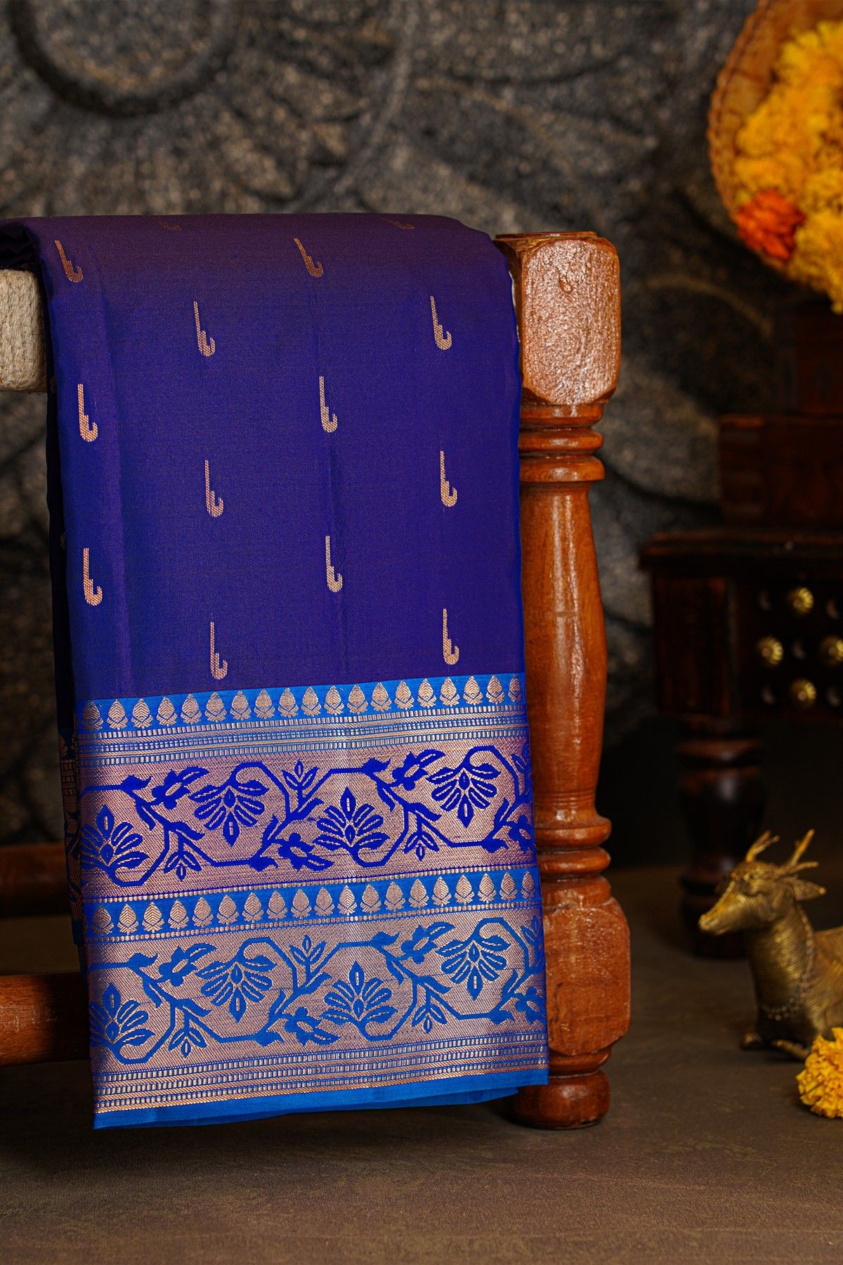 Kancheepuram Silk Navy Blue Saree With Florals And Leaves Jaal Border