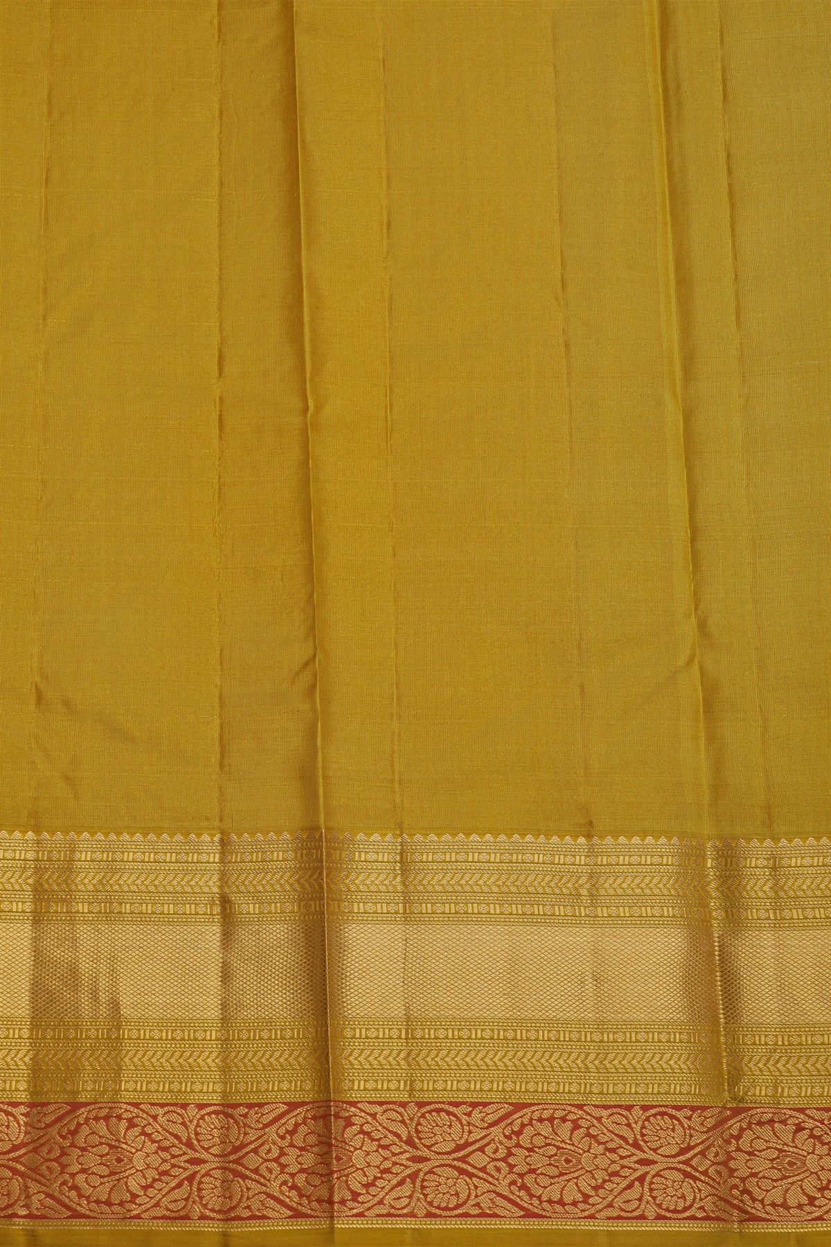 Kancheepuram Silk Cream Saree With Florals And Leaves With Diamonds Border