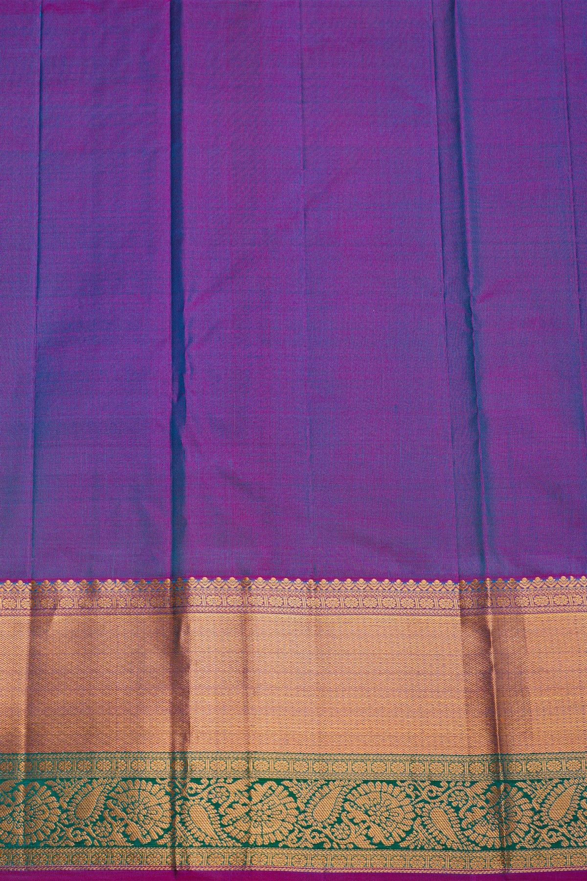 Kancheepuram Silk Peacock Green Saree With Florals And leaves In Cross Lines Border