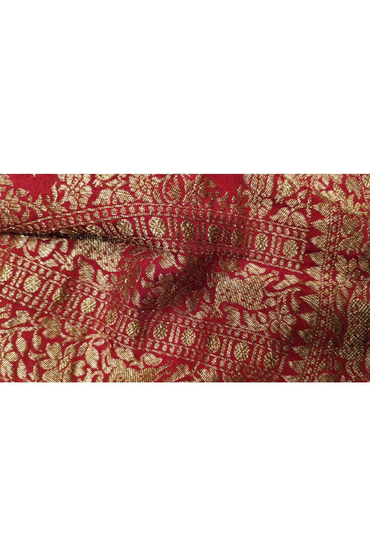 Fancy Georgette Off White Saree With Florals And Leaves Body And Contrast Florals And Leaves With Birds Border