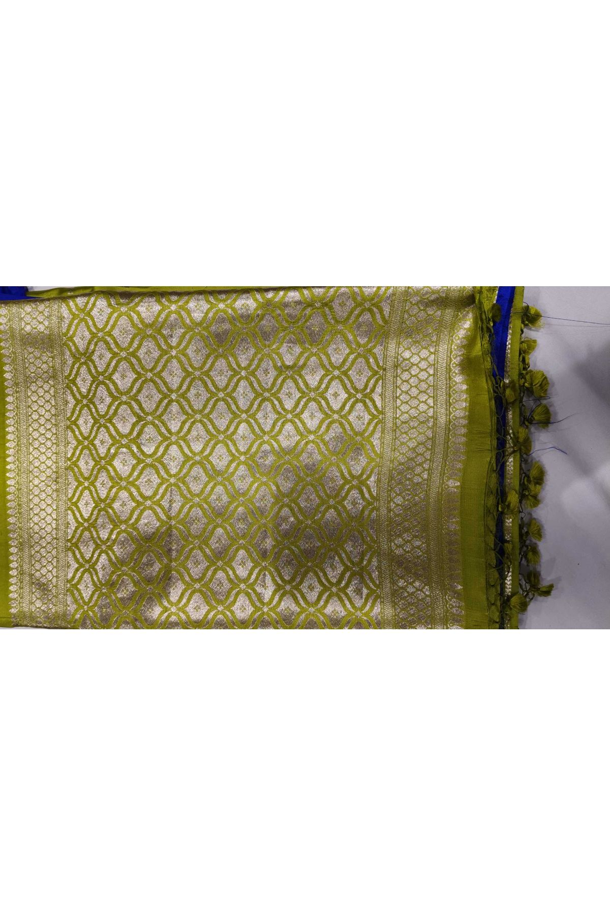 Matka Silk Mehendi Green Saree