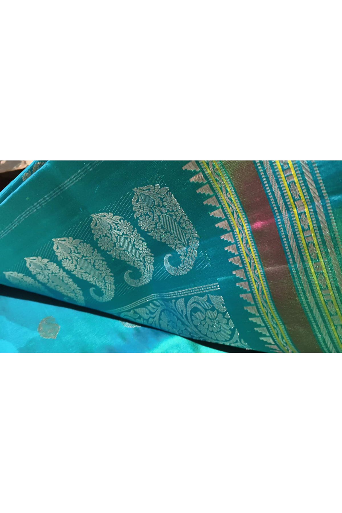 Gadwal Silk Rama Green Saree With Florals And Buttis Border