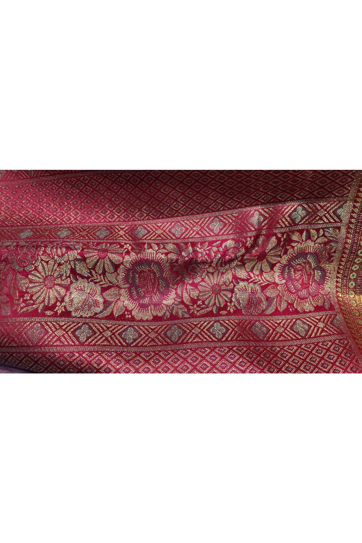 Kancheepuram Silk Sky Blue Saree With Florals And Leaves In Checks Body