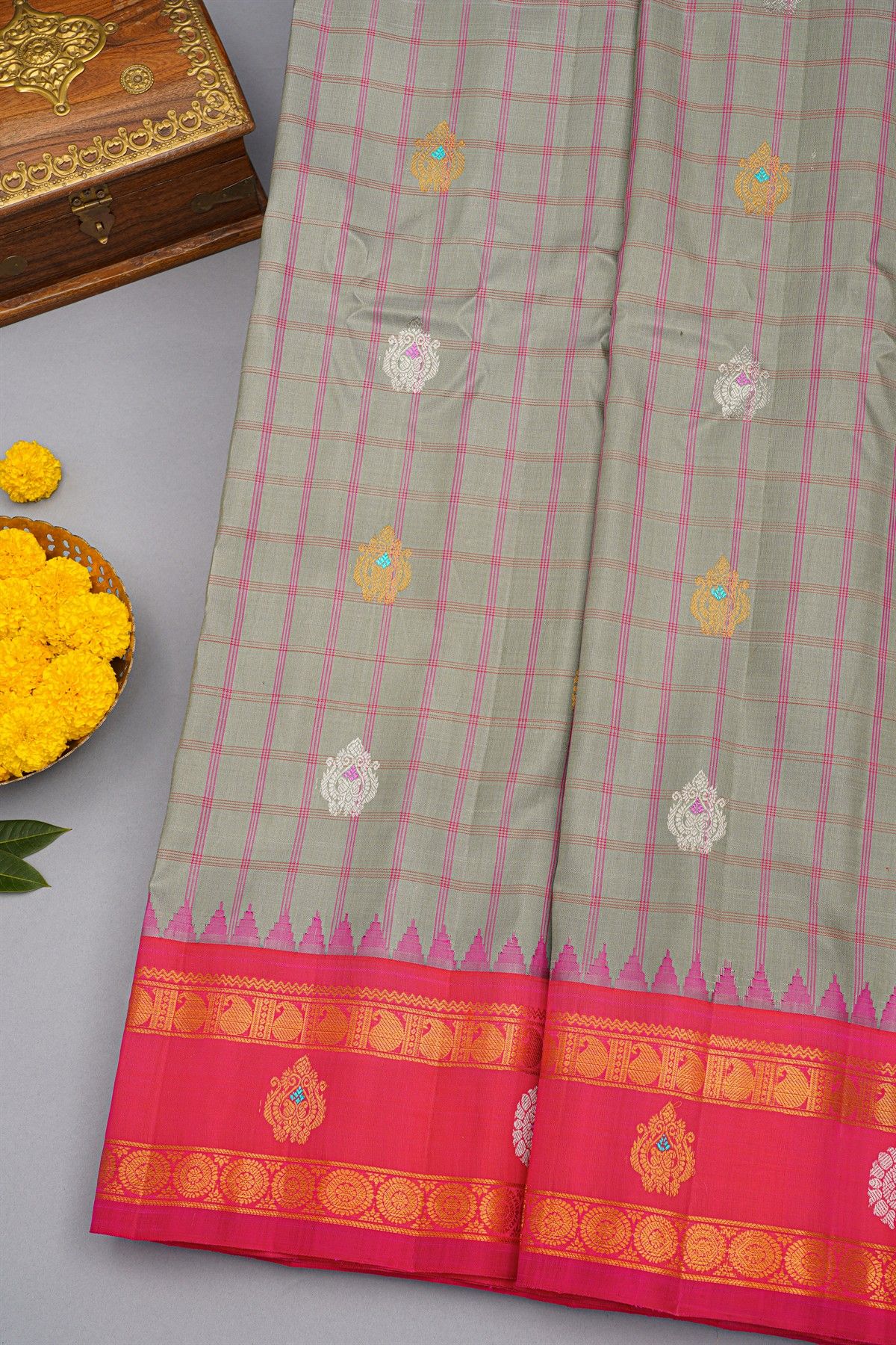 Gadwal Silk Grey Saree