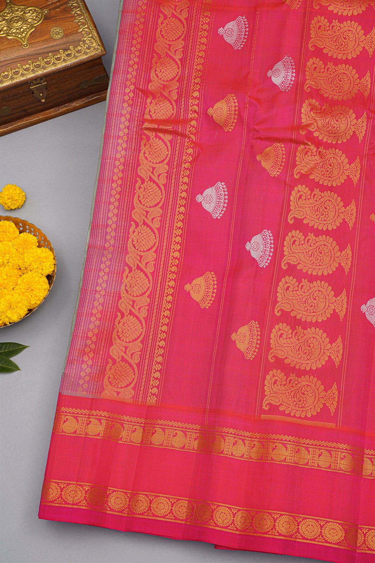 Gadwal Silk Grey Saree