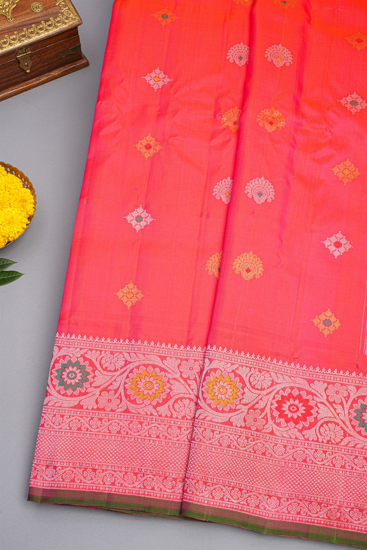 Gadwal Silk Dual Colour Saree