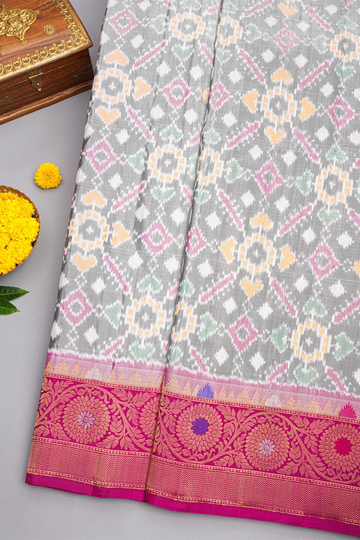 Gadwal Silk Dual Colour Saree