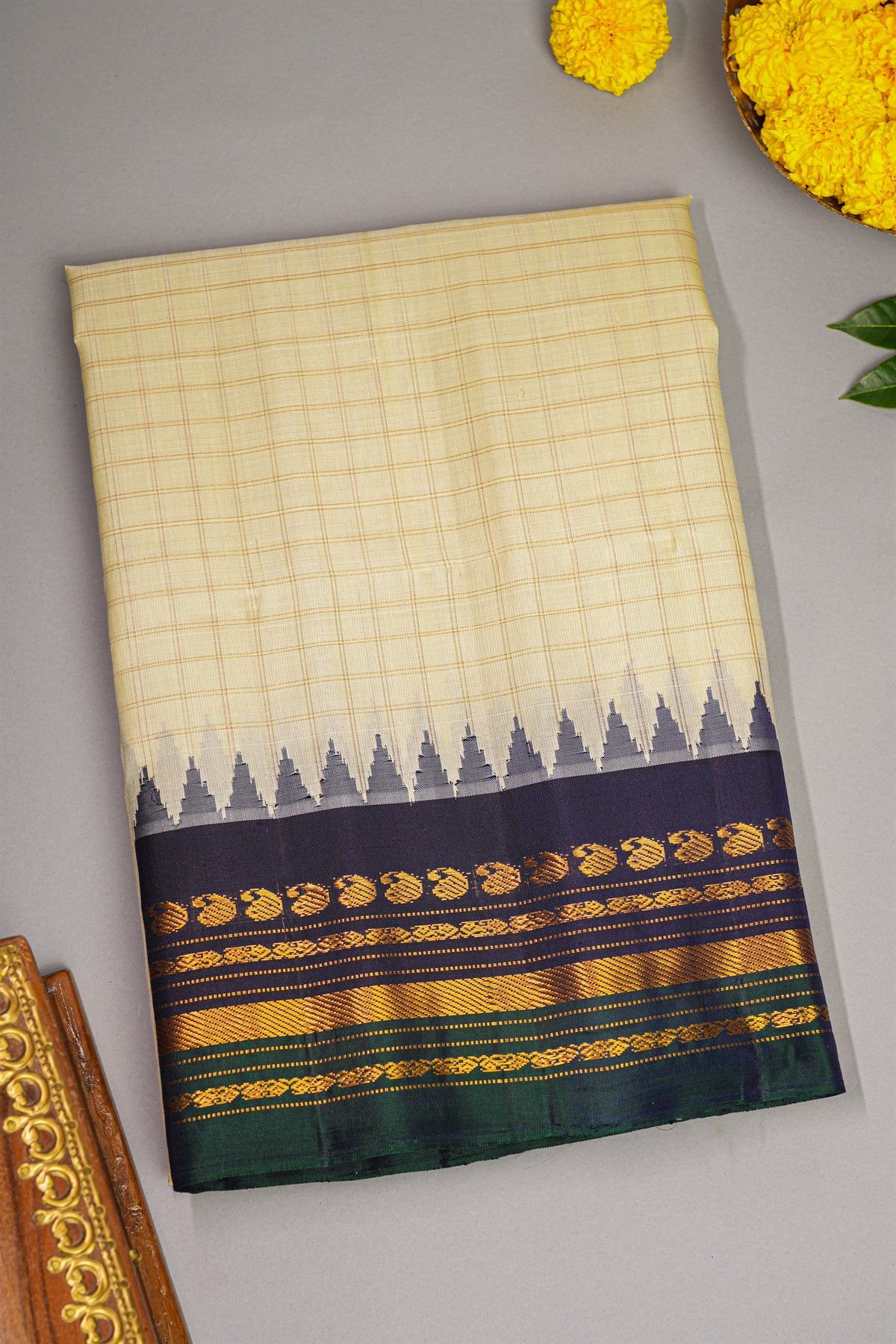 Gadwal Silk Cream Saree