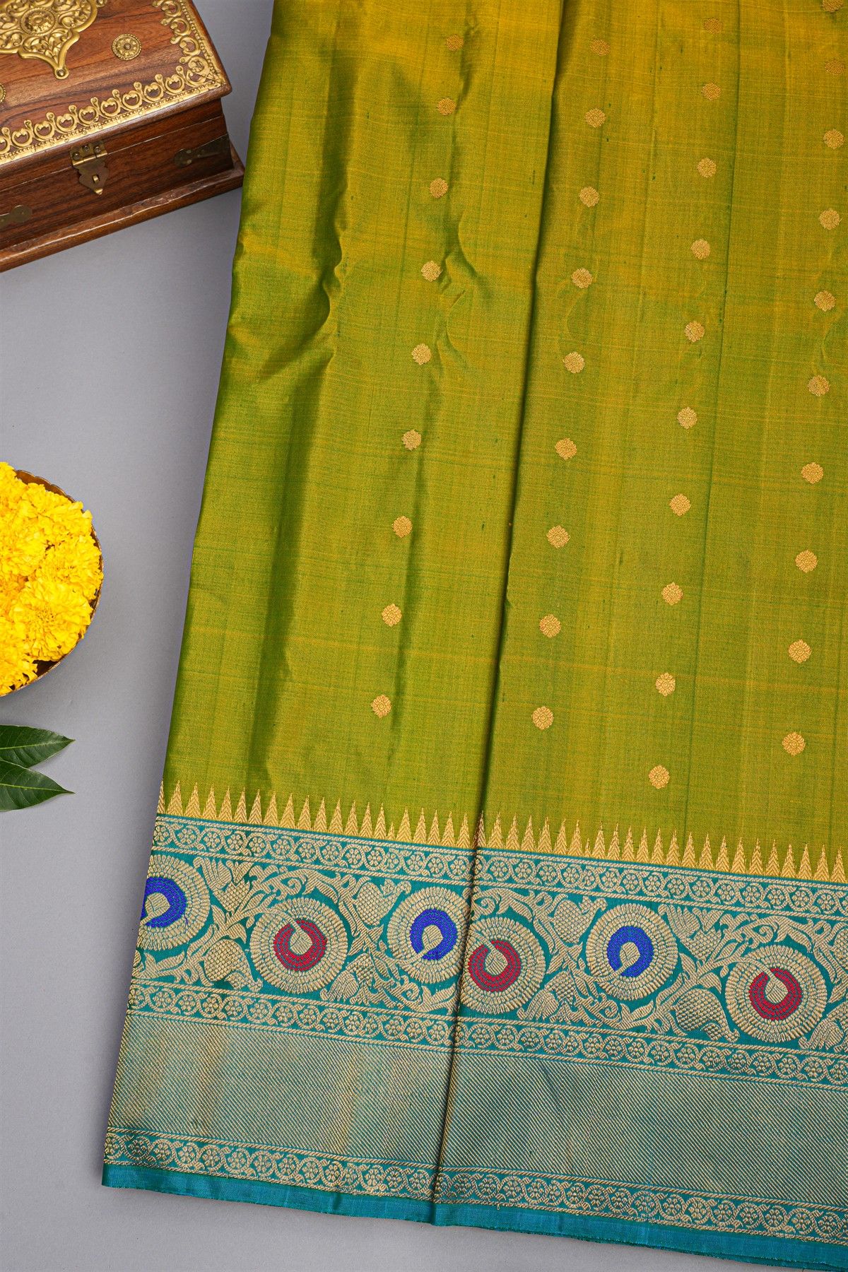 Gadwal Silk Mehendi Green Saree
