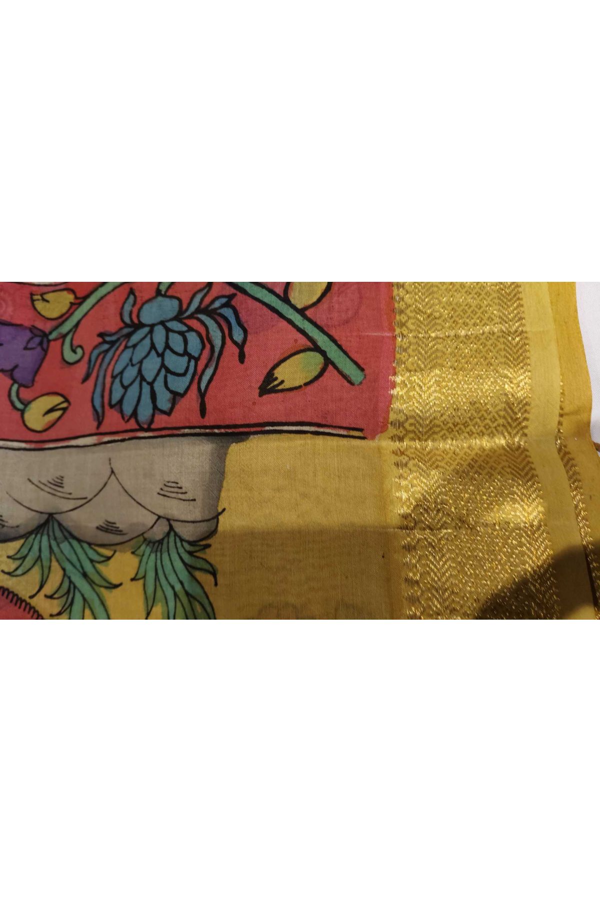 Kalamkari Grey Saree With Diamonds And Cross Lines Border