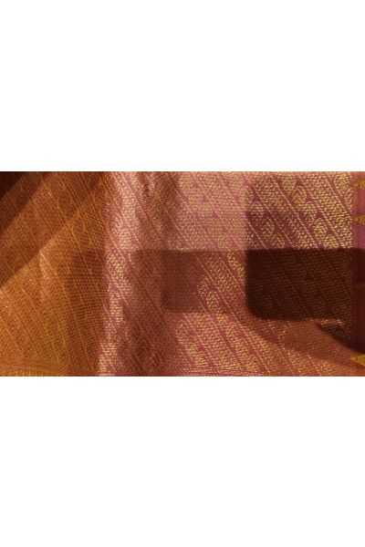 Gadwal Silk Magenta Saree With Muniya Buttis